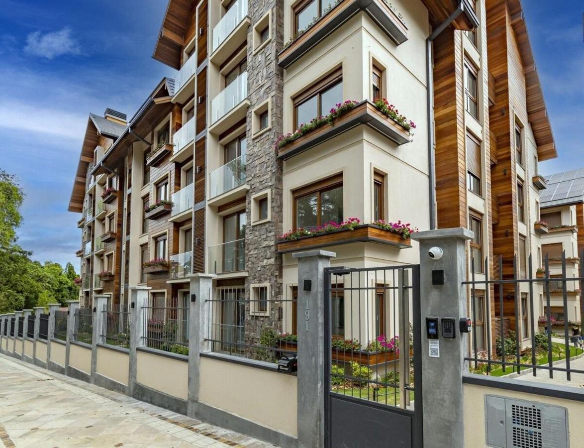 Apartamento Rosa Edificio Bellagio Canela Com Infraestrutura Completa Exterior foto
